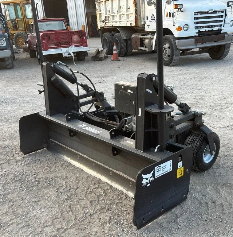 2023 Bobcat HD84 skid steer laser box blade